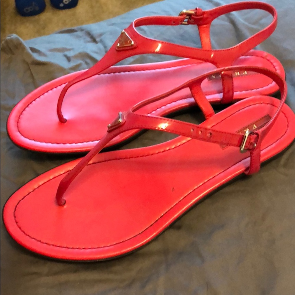 Hot pink Prada flat thong sandals - Picture 4 of 6